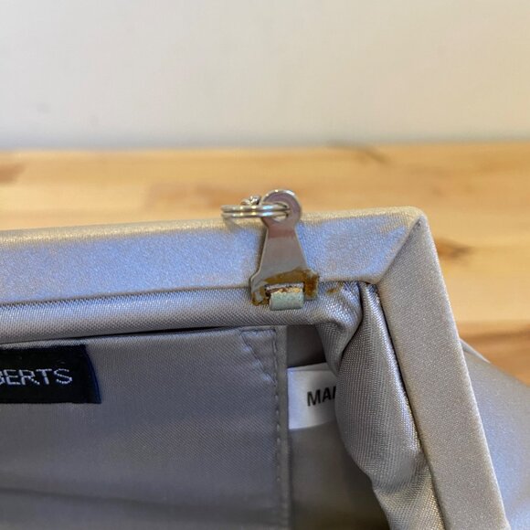 Vintage Sondra Roberts Pleated Satin Clutch Purse With Rhinestone Clasp Evening - Picture 6 of 15